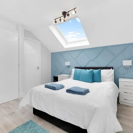 Waterside 4 Bed London