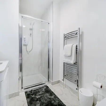 Apartment 2 Bed Garden Flat Sleeps 6 Close To Brixton London