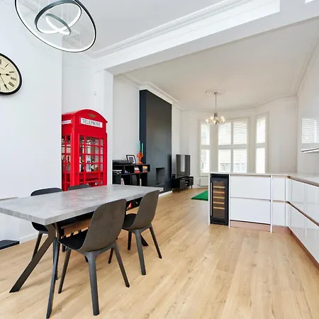 Apartment Beautiful Battersea Garden Flat By Underthedoormat *