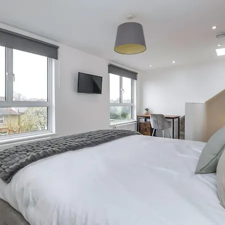 Modern 3 Bed Flat In Finchley
