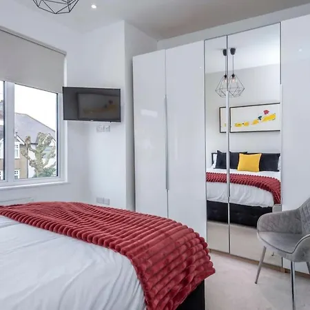 Modern 3 Bed Flat In * Finchley