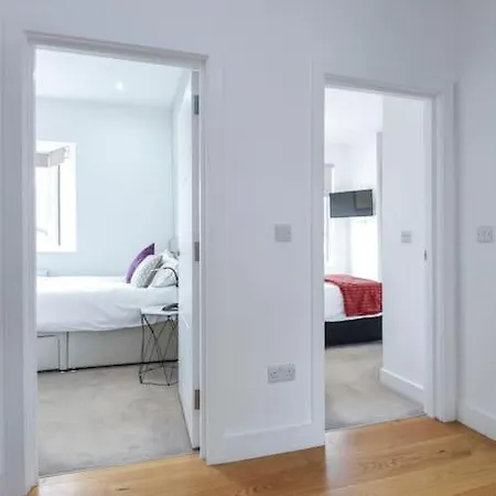 Apartment Modern 3 Bed Flat In