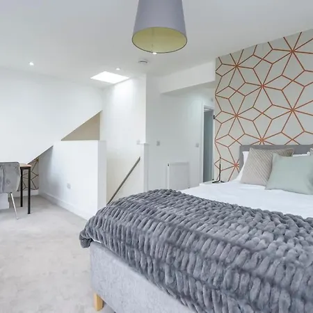 Apartment Modern 3 Bed Flat In