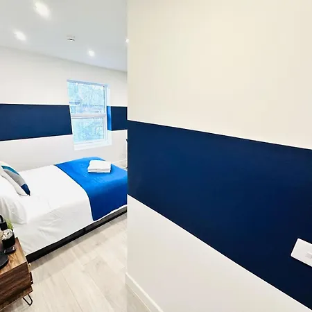 58 Blue House Center Studio, Spot Guest house