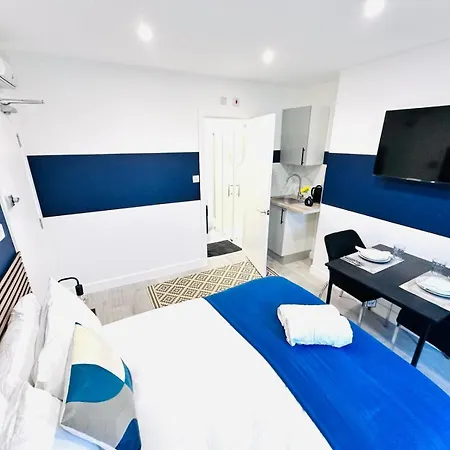 58 Blue House Center Studio, Spot Guest house London