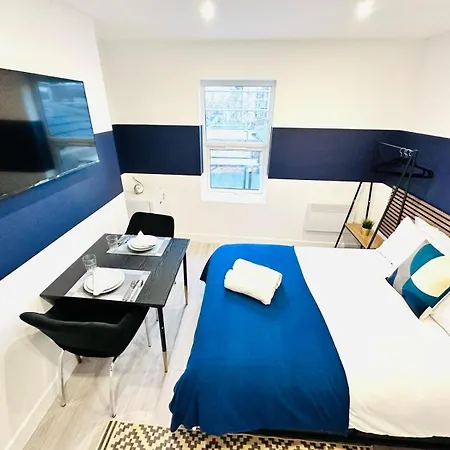 58 Blue House Center Studio, Spot Guest house *