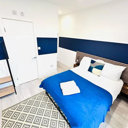 58 Blue House Center Studio, Spot Guest house *