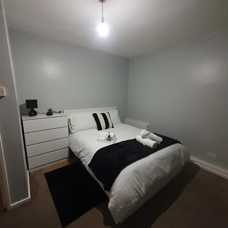 Yolo House Pensjonat *