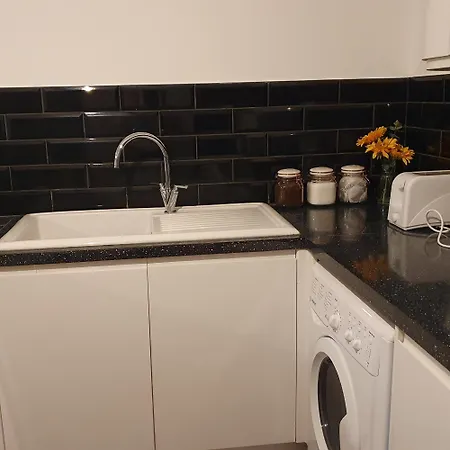 Yolo House Pensjonat *