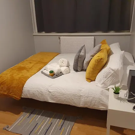 Pensjonat Yolo House *