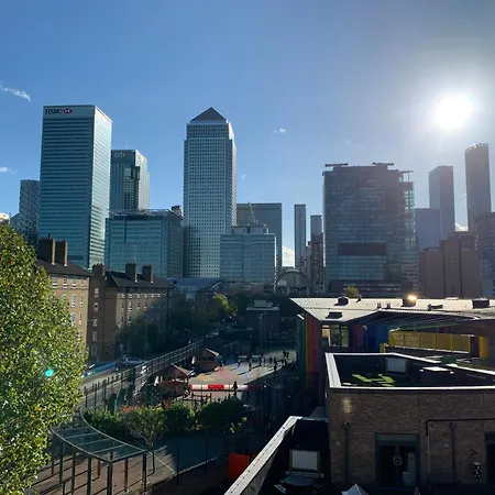 Wades Place E14 * London