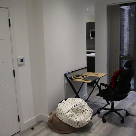 Brand New Greenwich House-heart Of London-great Connections To *