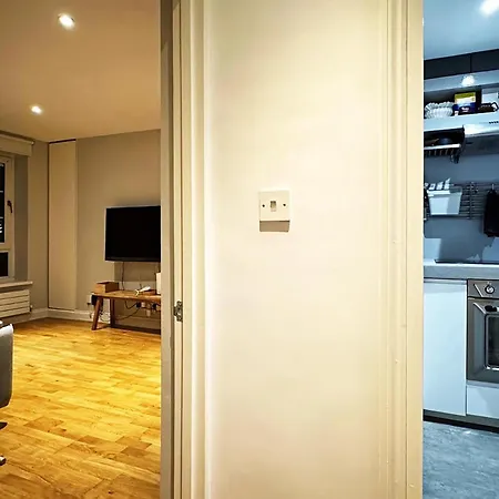 Apartment Wades Place E14 London