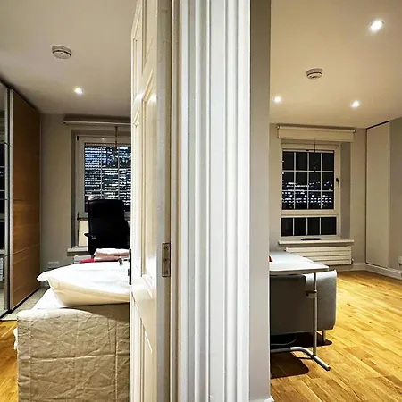 Apartment Wades Place E14 London