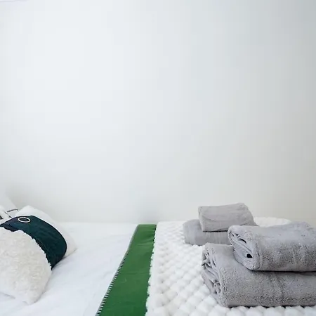 Luxury 3brs House In The Heart Of Victoria * London