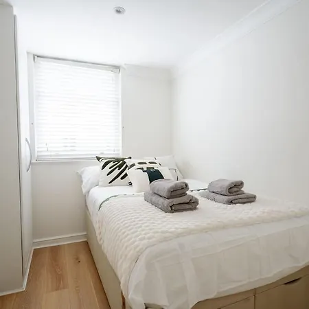 Luxury 3brs House In The Heart Of Victoria *