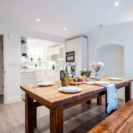 Luxury 3brs House In The Heart Of Victoria Villa *