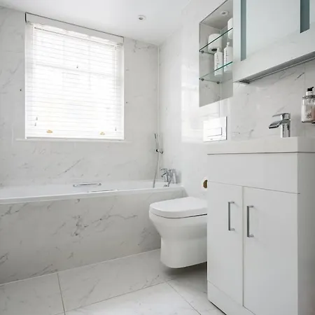 Villa Luxury 3brs House In The Heart Of Victoria London