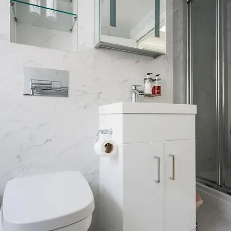Luxury 3brs House In The Heart Of Victoria