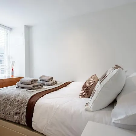 Villa Luxury 3brs House In The Heart Of Victoria London