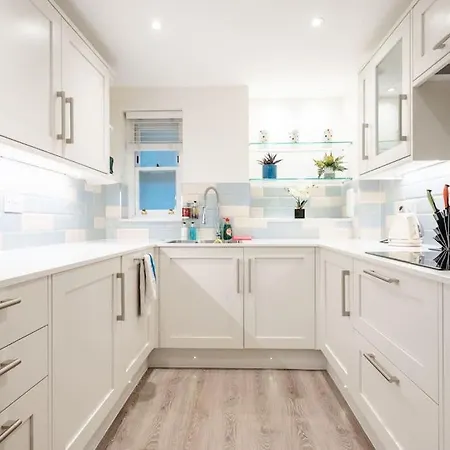 Luxury 3brs House In The Heart Of Victoria Villa