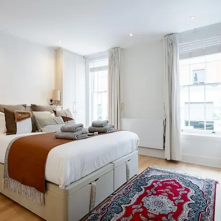 Luxury 3brs House In The Heart Of Victoria