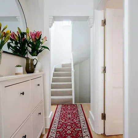 Luxury 3brs House In The Heart Of Victoria London