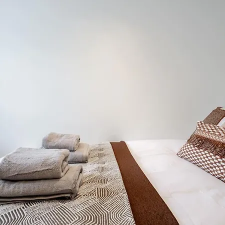 Luxury 3brs House In The Heart Of Victoria *