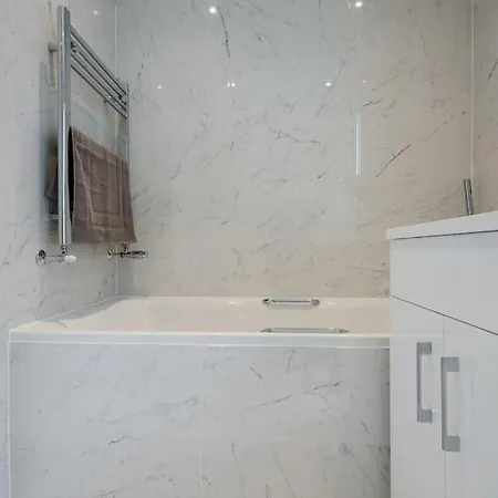 Villa Luxury 3brs House In The Heart Of Victoria *