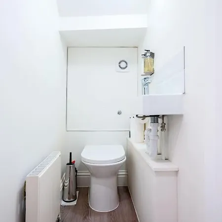 Luxury 3brs House In The Heart Of Victoria London