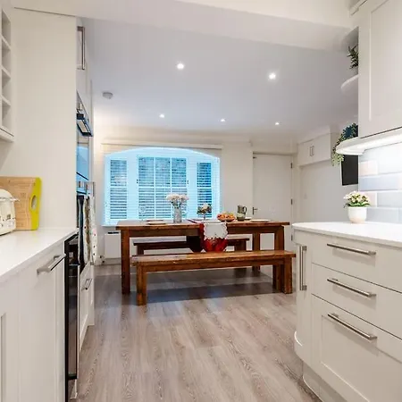 Villa Luxury 3brs House In The Heart Of Victoria London