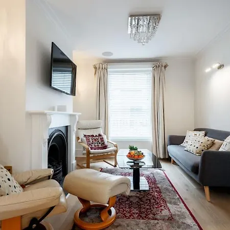 Villa Luxury 3brs House In The Heart Of Victoria *