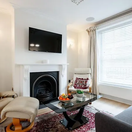 Villa Luxury 3brs House In The Heart Of Victoria *