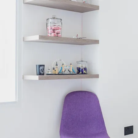 Modern & At Charing Cross Apartment *