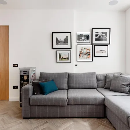 Modern & At Charing Cross *