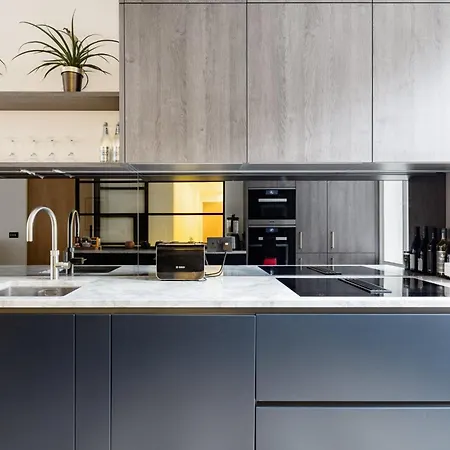 Apartment Modern & At Charing Cross London