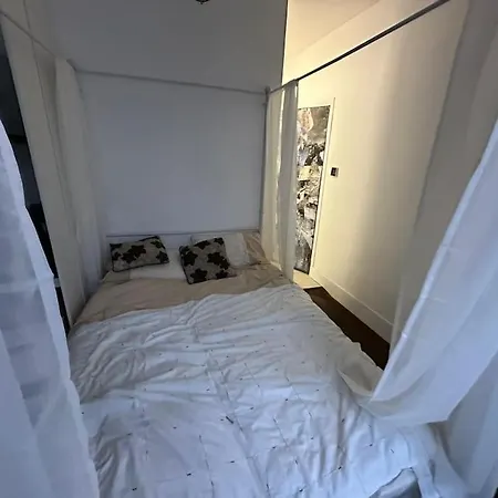 2 Bedroom Flat Wembley Apartment