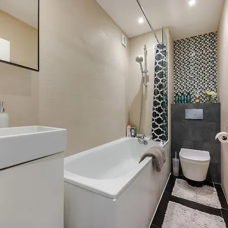Kensington Central With Garden Apartment London