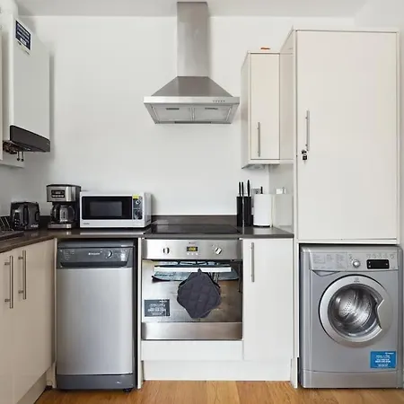Luxury Urban Living - 1 Bdr *