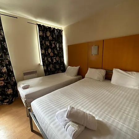 Berkeley Court 2* London