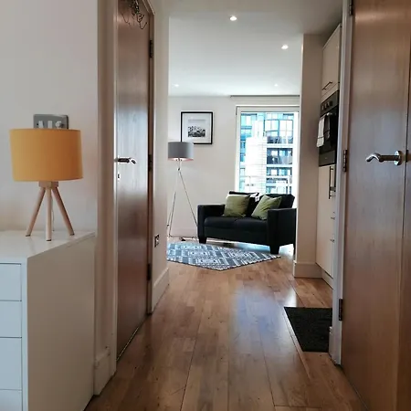Canary Wharf Serviced Apartments London