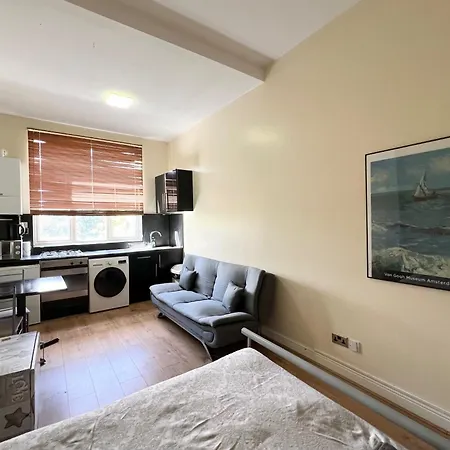 Comfy - Finchley Road *