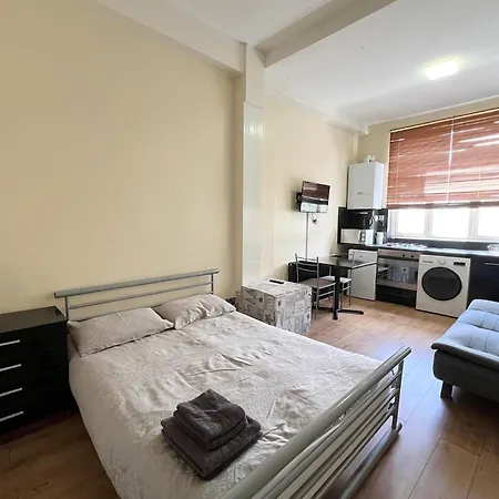 Comfy - Finchley Road London
