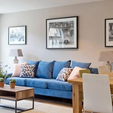 Apartment *newly Renovated 2-bed In Heart Of Notting Hill* London