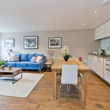 *newly Renovated 2-bed In Heart Of Notting Hill* Apartment London