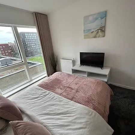 Apartment Contemporary Urban Retreat, 2-bedroom Haven By City Airport London