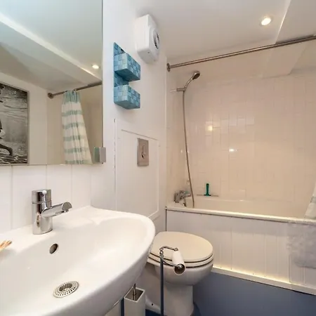 Apartment Charming 1 Bedroom In Old School House *