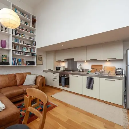 Charming 1 Bedroom In Old School House