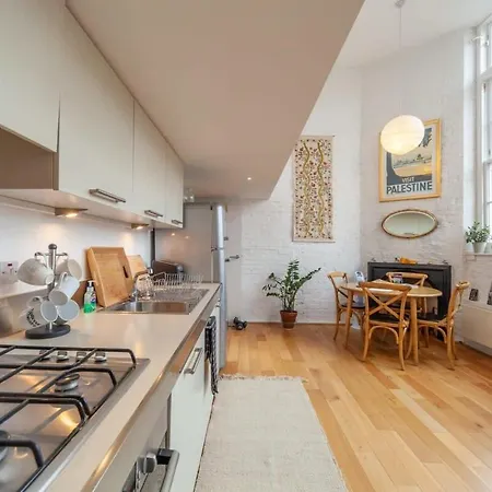Apartment Charming 1 Bedroom In Old School House