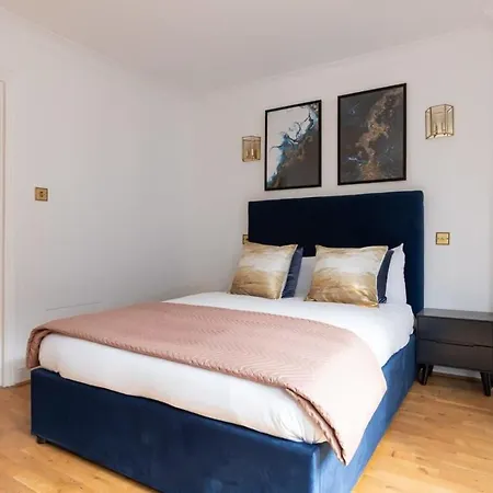 Apartment Spacious 1 Bed Mayfair With Balcony